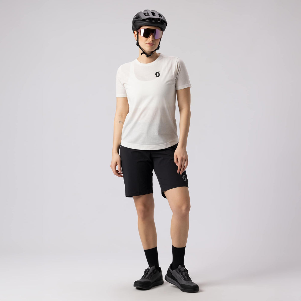 SCOTT Vertic DRI Kurzarmshirt für Damen – Cotton White – Lifestyle 1