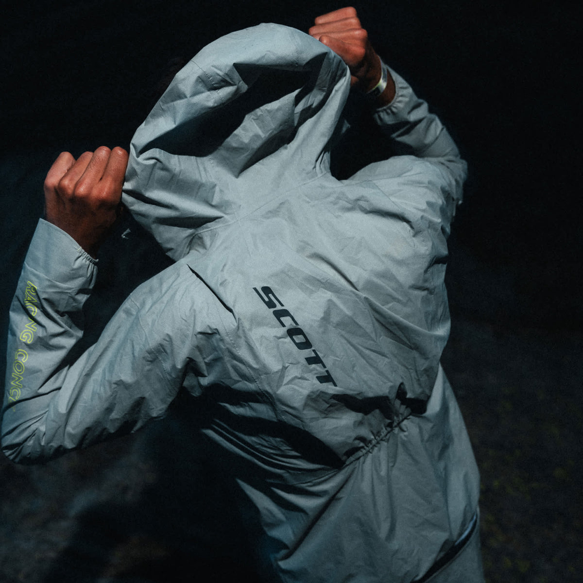 SCOTT Endurance SL Waterproof Laufjacke Herren – Anwendung 5