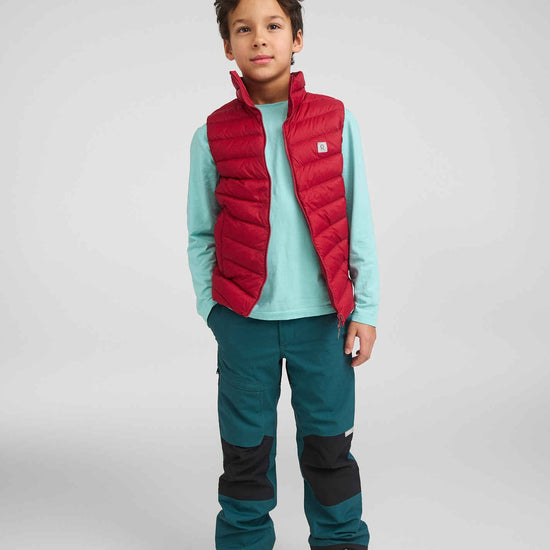 Reima Fiskari Daunenweste Kinder Cranberry – Studioshot