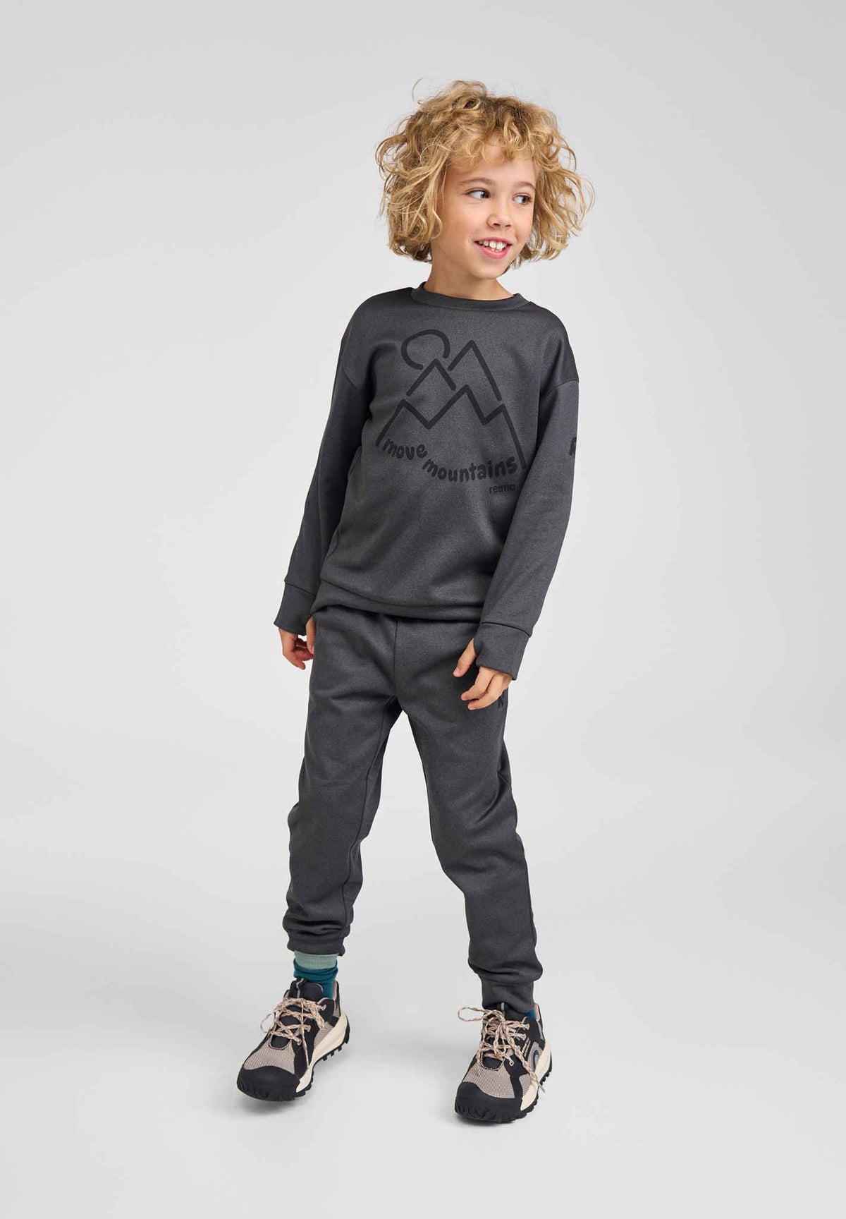 Reima Reila Graphite Melange – Studioshot 1
