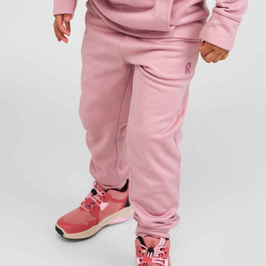 Reima Nasta Fleece-Jogginghose Kinder Grey Pink – Studioshot