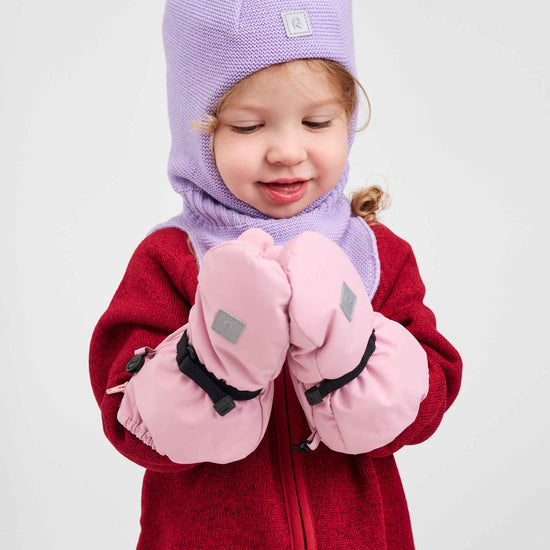 Reima Villatassu Winterfäustlinge Kleinkinder Grey Pink – Studioshot