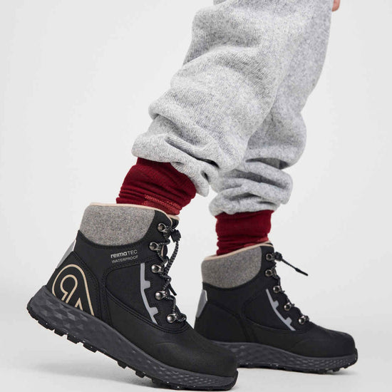 Reima Hallava Lace ReimaTec Winterstiefel Kinder Black – Studioshot Ansicht 8