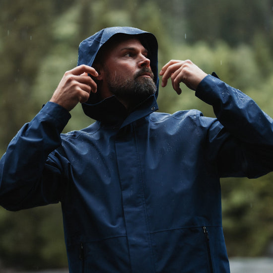 Bergans M URBAN 2L SHELL COAT - Mäntel & Parkas bei PeakStyle