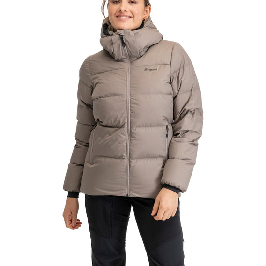 Bergans W LAVA WARM DOWN JACKET W/HOOD - Daunenjacken bei PeakStyle