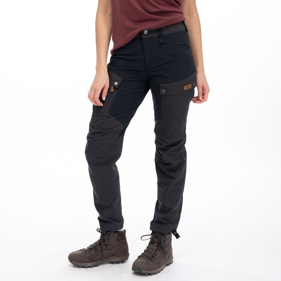 Bergans W NORDMARKA FAVOR OUTDOOR PANTS - Lange Hosen bei PeakStyle