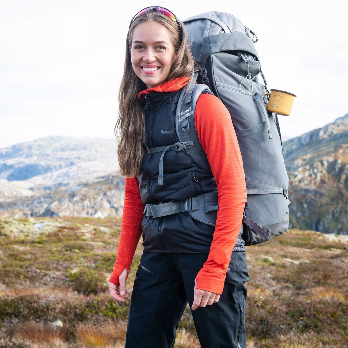 Bergans W RABOT INSULATED HYBRID VEST - Midlayer bei PeakStyle