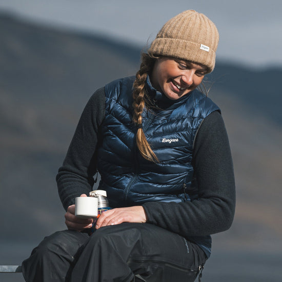 Bergans W RABOT LIGHT DOWN VEST - Westen bei PeakStyle