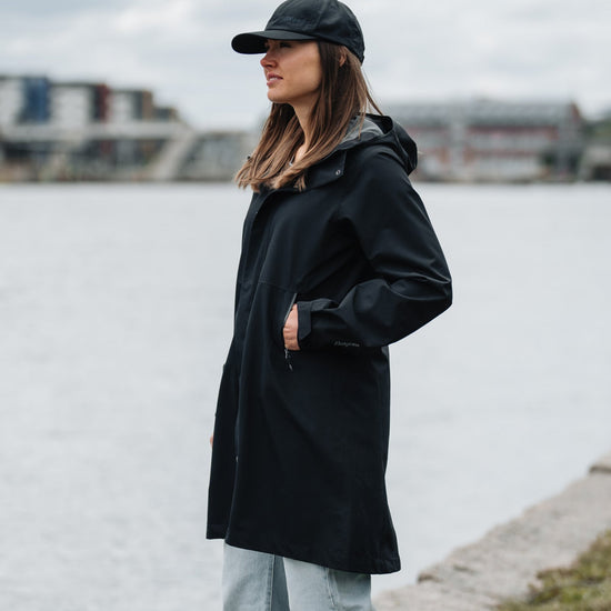 Bergans W URBAN 2L SHELL COAT - Mäntel & Parkas bei PeakStyle