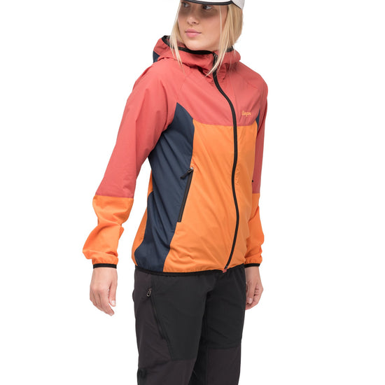 Bergans W VAAGAA WINDBREAKER JACKET - Windjacken bei PeakStyle