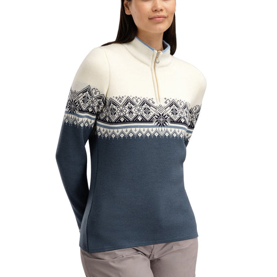 Dale Of Norway MORITZ Merino-Pullover Damen Steel - Offwhite - Marine – Studio schräg