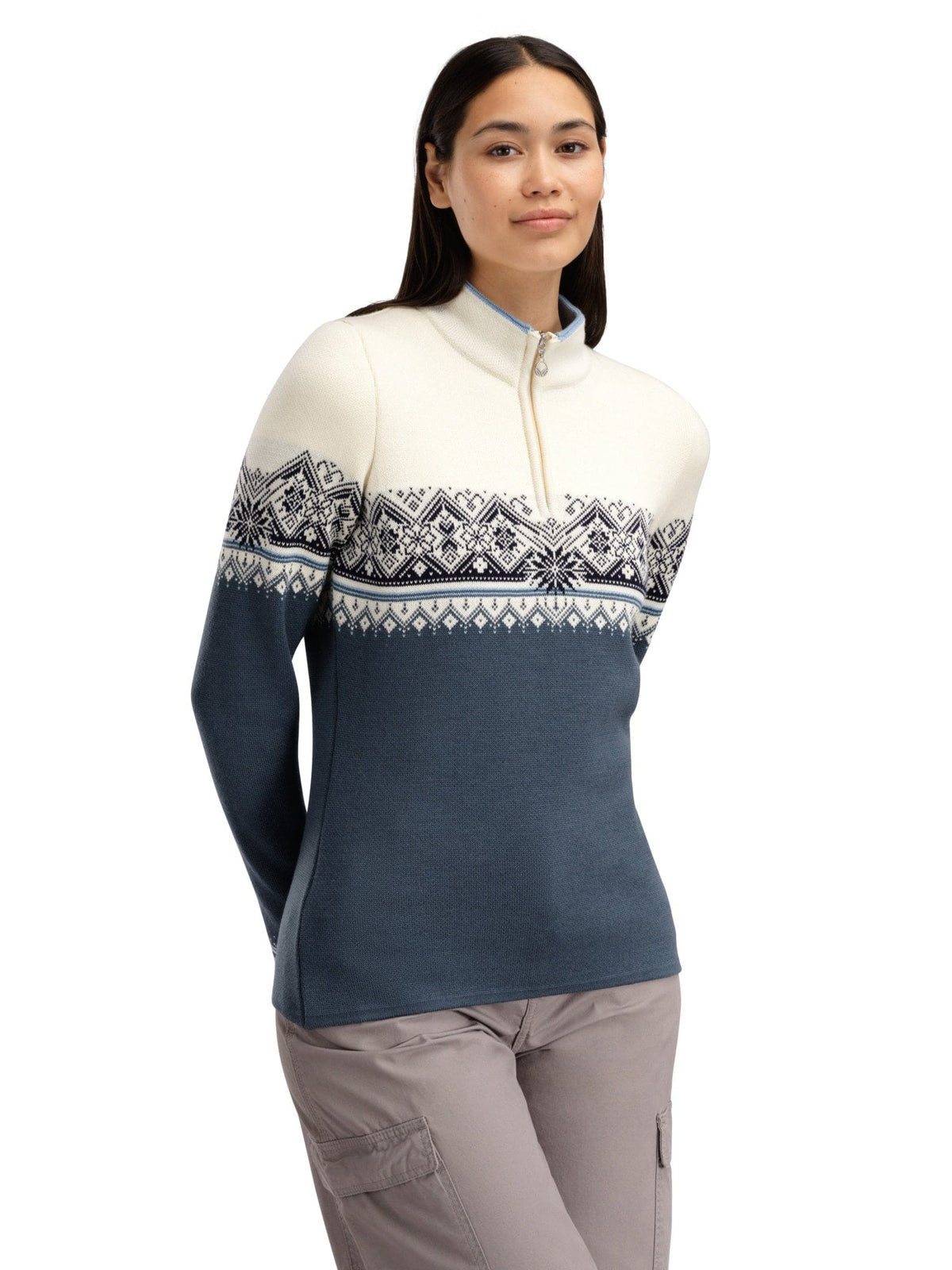 Dale Of Norway MORITZ Merino-Pullover Damen Steel - Offwhite - Marine – Studio schräg