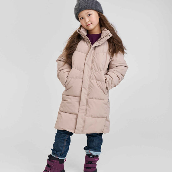Reima Vaanila Winterjacke Kinder Earthy Beige am Model