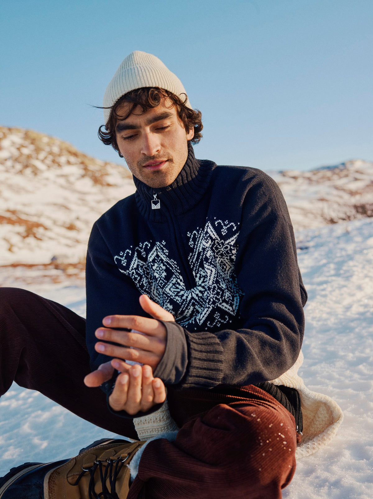Dale Of Norway 96311 – F00 – Lifestyle – Quelle roset_windproof_mens_sweater_f00_02.jpg