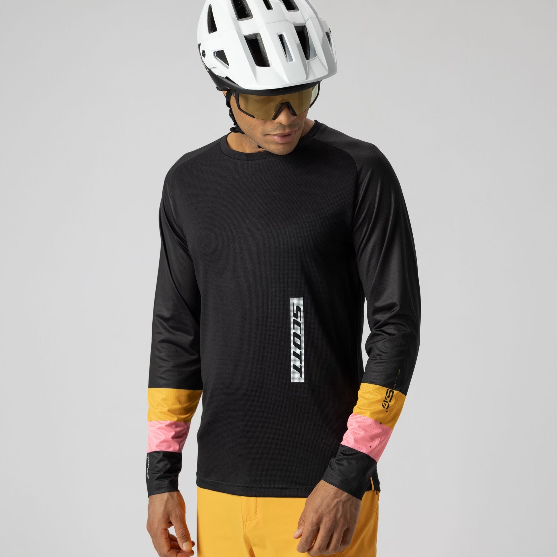 SCOTT 424898 – Black – STUDIO