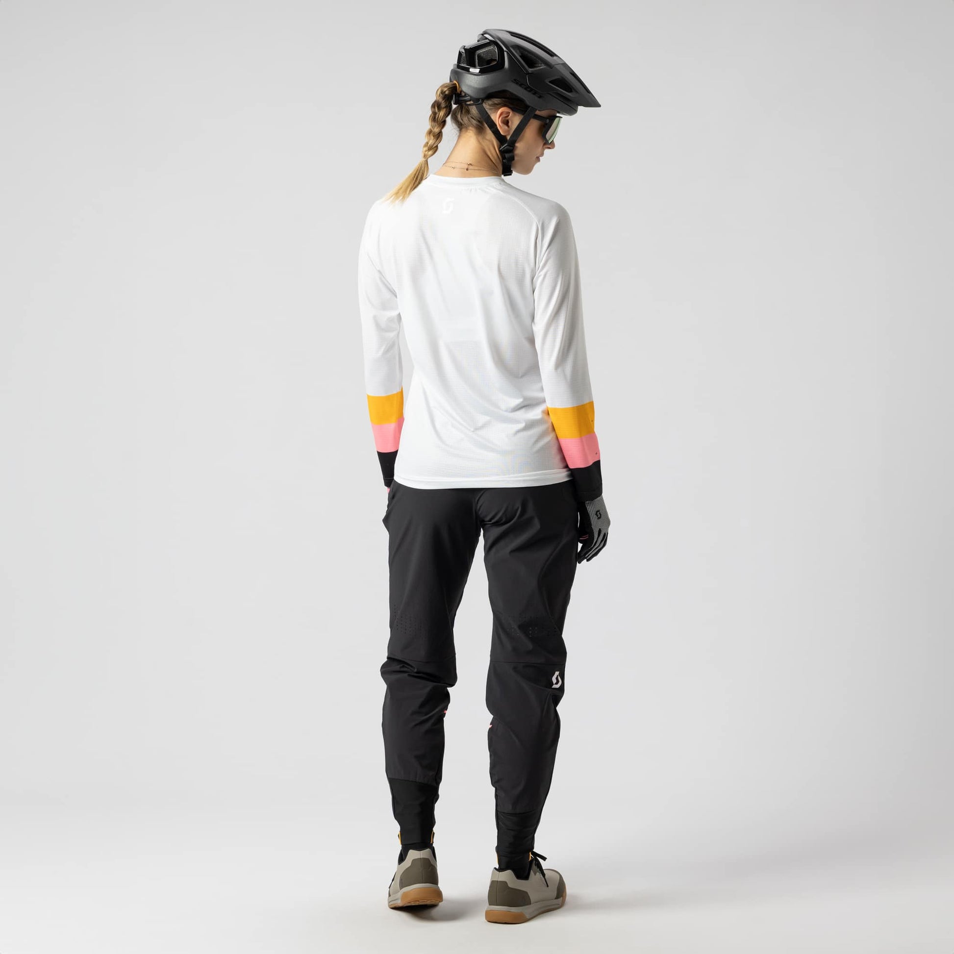 SCOTT 424901 – White – UNCLASSIFIED_VALID_PRODUCT_ASSET