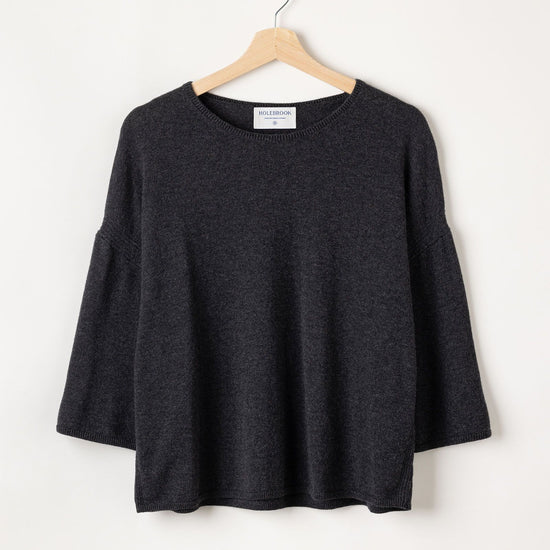 Kristina Top – Black Melange – Kleiderbügelaufnahme
