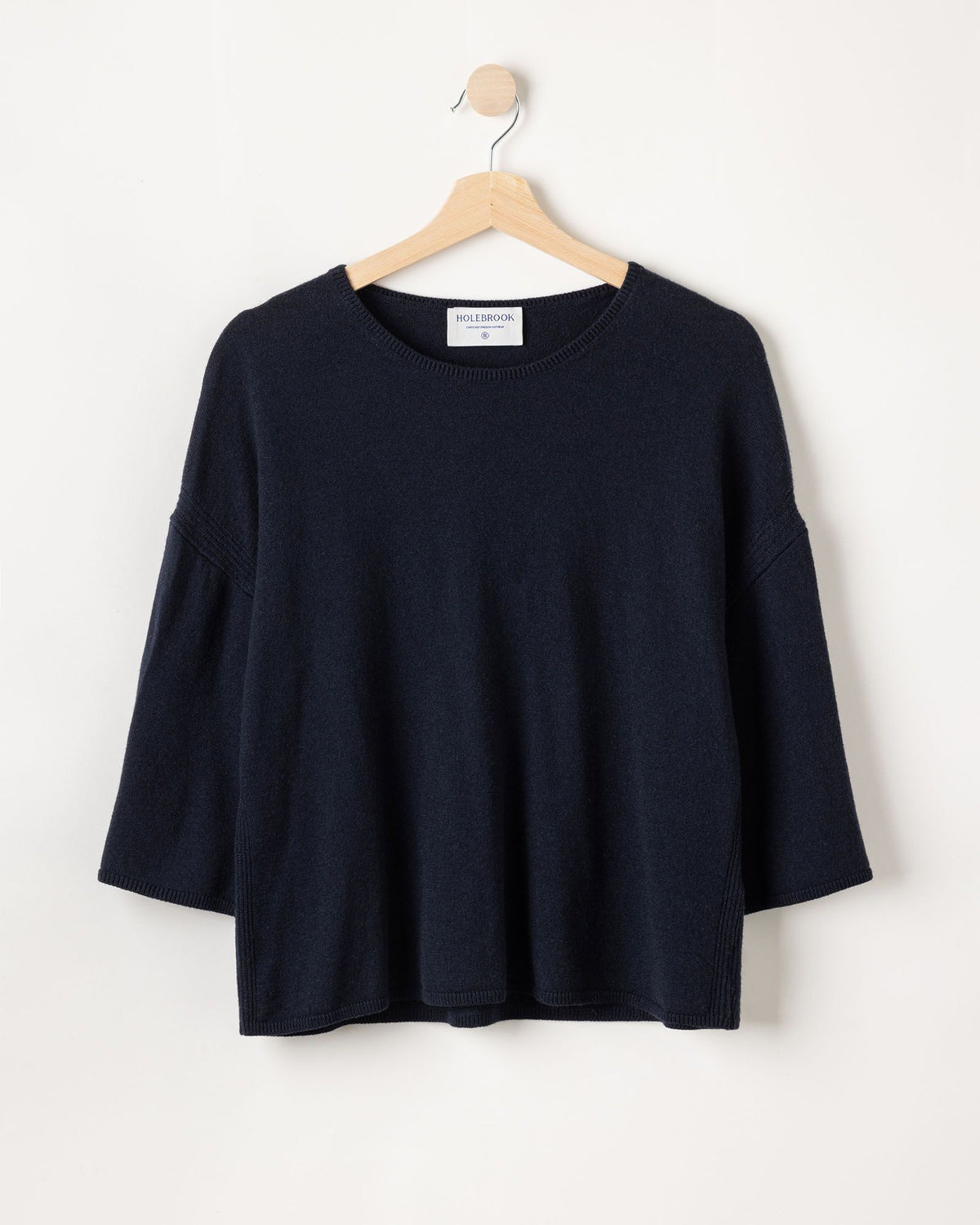 Kristina Top – Dark Navy – Kleiderbügelaufnahme